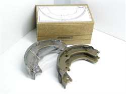 Колодки ручного тормоза H.SANTA FE CM,K.SORENTO XM с 09-10 г. (58305-2PA00) - фото 37085