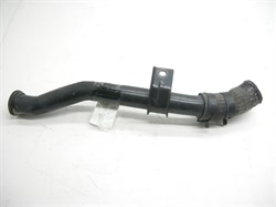 Трубка с патрубком к помпе H.SANTA FE CM,TUCSON/iX35 с 10г.,K.CARNIVAL/SEDONA,SORENTO XM,SPORTAGE SL с 10г. V2.0/2.2 диз.дв.D4HA (25460-2F000) Б/У - фото 39533