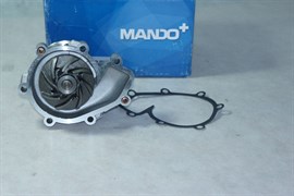 Помпа S.Y.ISTANA,KORANDO,MUSSO V2.3/2,9 (MWP3001/6612004220/6612003120)  MANDO  Корея, лопасти низко расположенные (8 лопастей на крыльчатке)