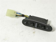 Кнопка стеклоподъемника FR H.GRACE с 93-96г. (93691-43320) LH дверь