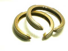 Колодки ручного тормоза S.Y.ACTYON,ACTYON SPORTS I,II,REXTON,KORANDO,MUSSO,MUSSO SPORTS,KYRON,TAGER (GFS01AF/483KT05010) (TONGIL/KSC)  JAPANPARTS  без раздвижного механизма и пыльников